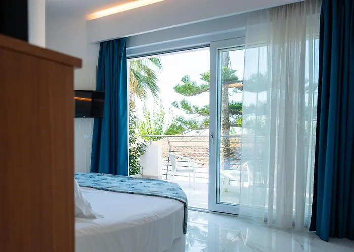 Hotel Villaggio Stromboli 4*