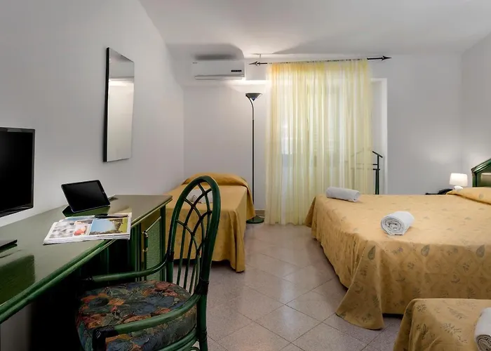 Villaggio Stromboli Hotel 4*