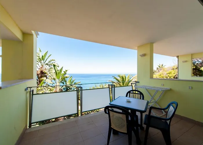 Villaggio Stromboli 4*