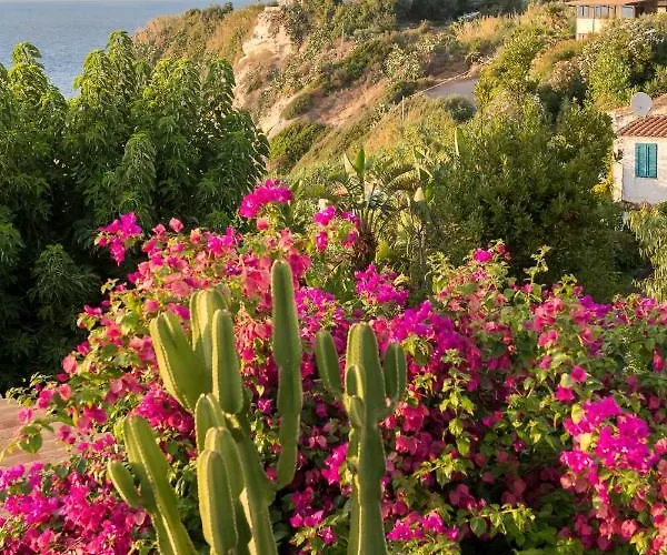 Villaggio Stromboli Santa Domenica (Vibo Valentia)
