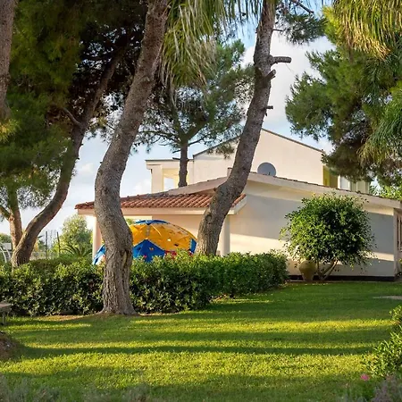 מלון Villaggio Stromboli 4*