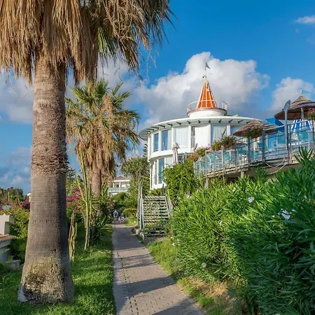 Villaggio Stromboli ホテル 4*
