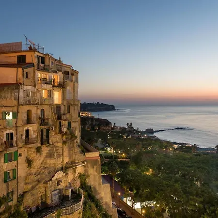 Villaggio Stromboli Hotel 4*