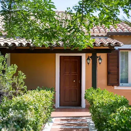 Villaggio Stromboli מלון 4*