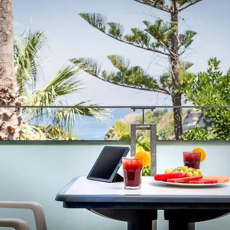 Villaggio Stromboli 4*