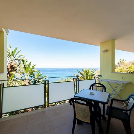 Villaggio Stromboli 4*