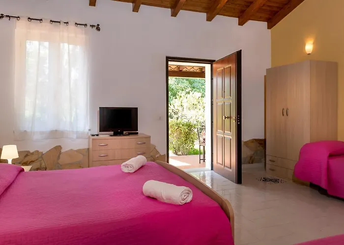 维拉吉欧斯特龙博利酒店