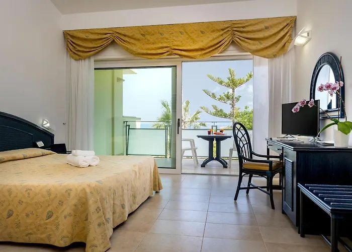 Villaggio Stromboli 4* Santa Domenica (Vibo Valentia)