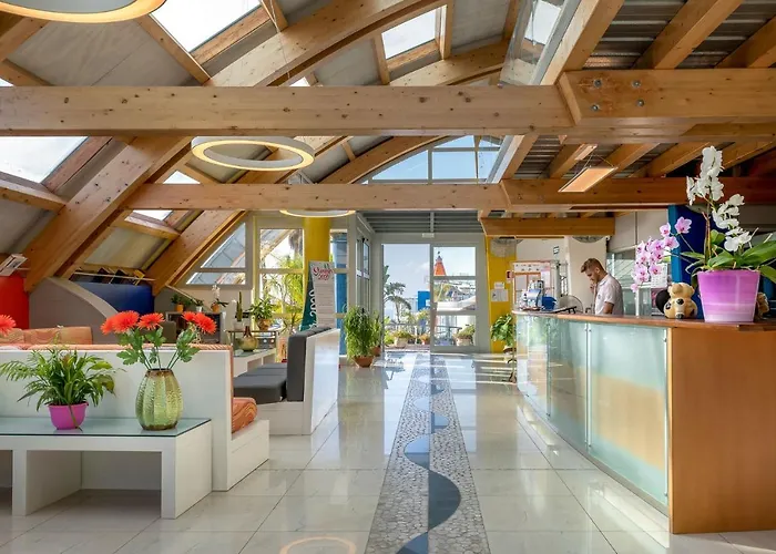 维拉吉欧斯特龙博利酒店 酒店